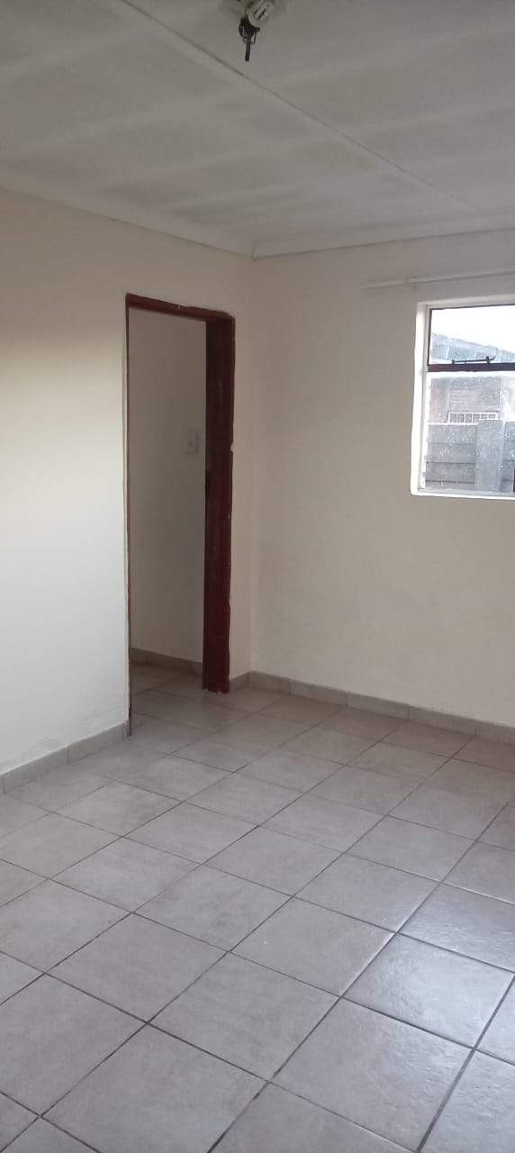 To Let 1 Bedroom Property for Rent in Promosa North West